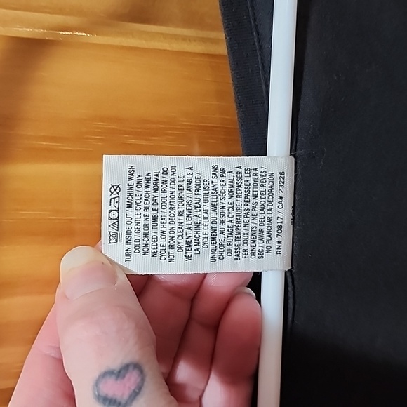 VS PINK- Rainbow Lined Silver Bling Logo Black T-Shirt Size Large - Picture 6 of 6